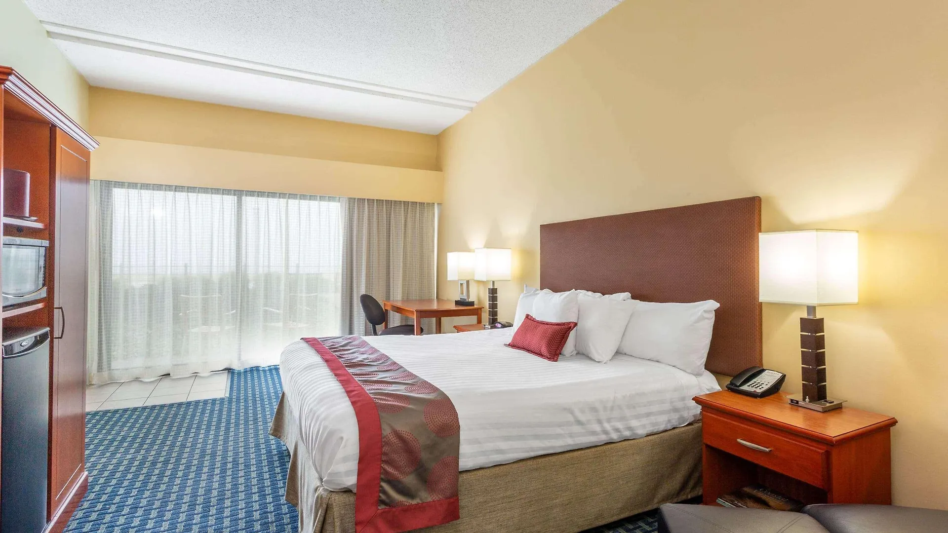 Hotel Ramada Plaza By Wyndham Virginia Beach Oceanfront